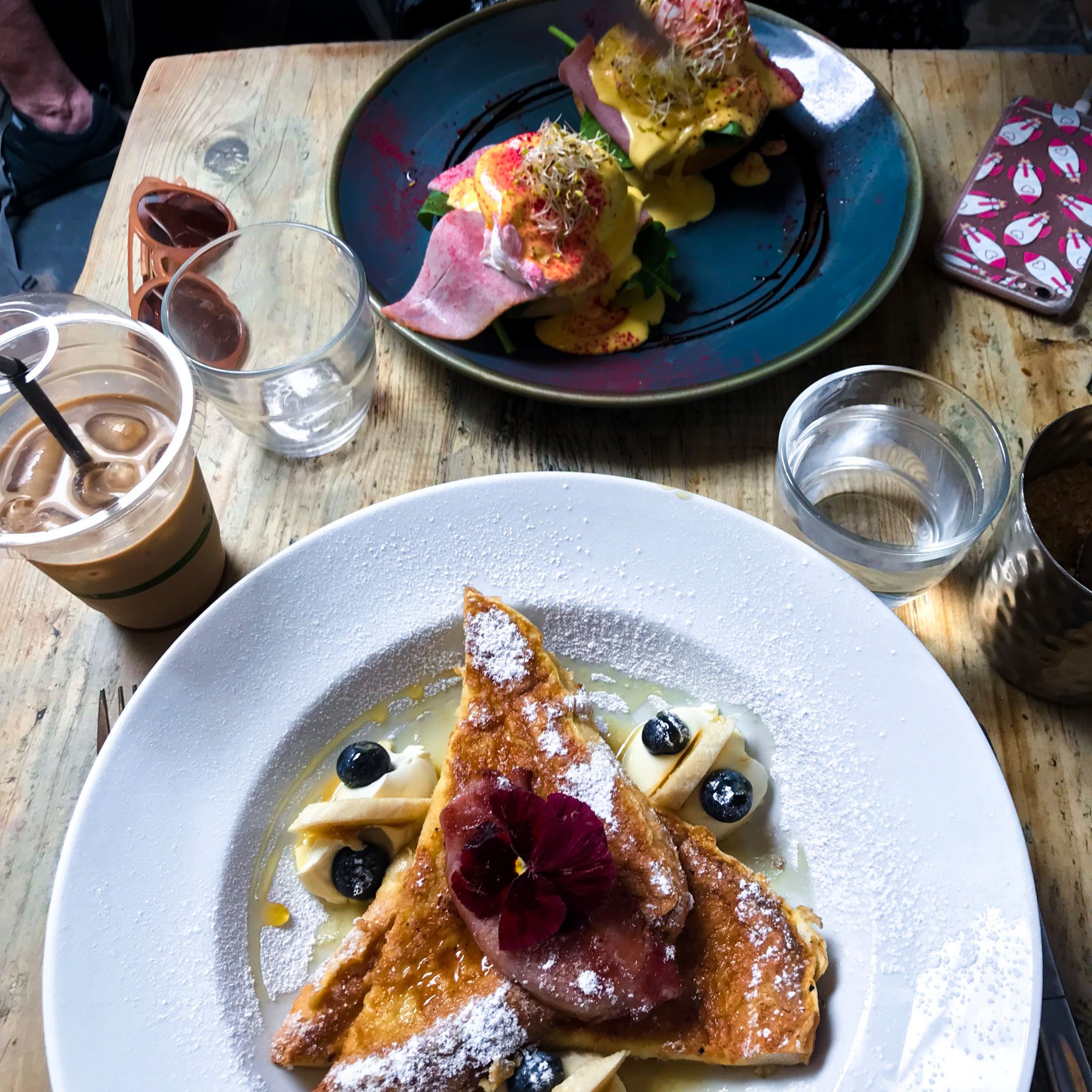 yasmin stefanie jenni roberts brighton hove brunch cafe coho french toast eggs benedict