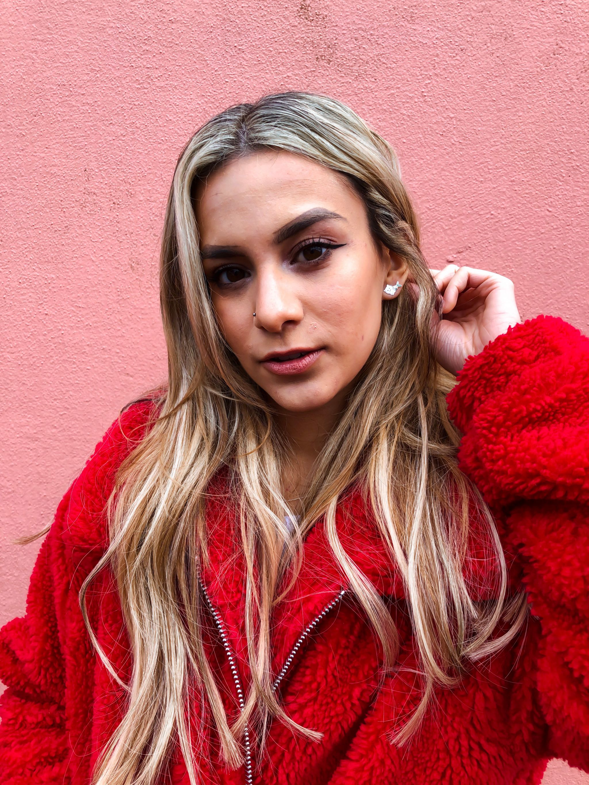 yasmin stefanie jewellerybox earrings red teddy coat street style