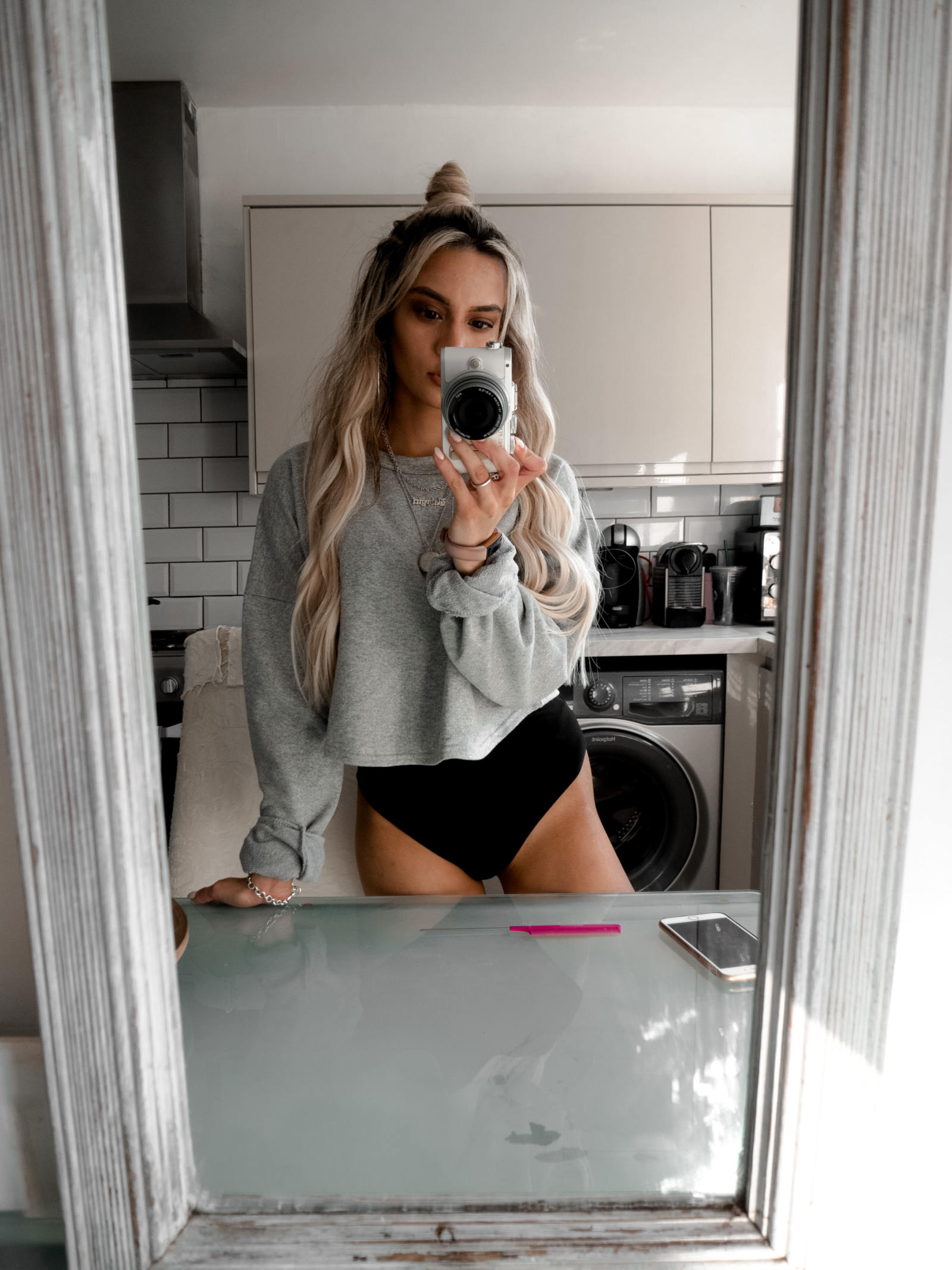 yasmin stefanie boohoo loungewear sweatshirt hot pants